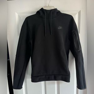 Men’s Nike Sportswear Tech Fleece Pullover hoodie